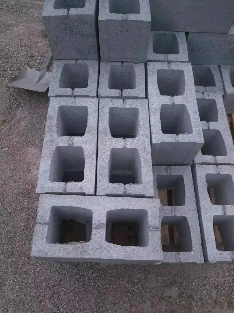 唐山某水泥制品廠 專注模具制造，打造高品質透水磚、預制構件與檢查井